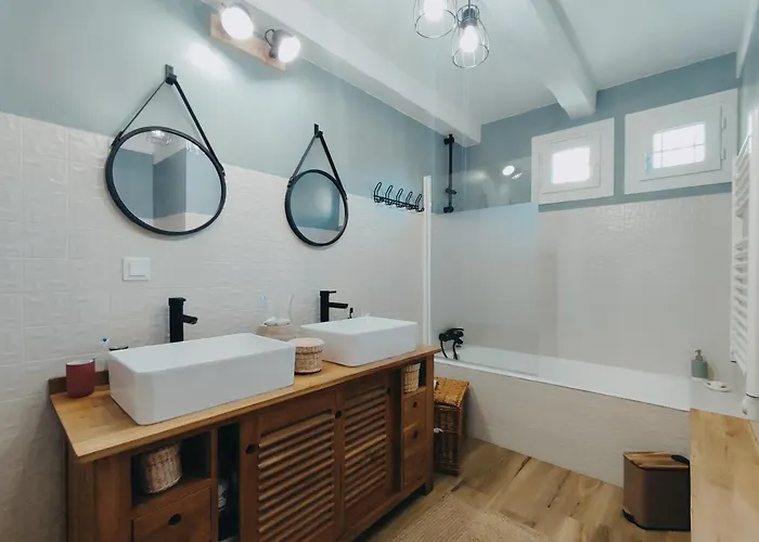 Maison 3 - - Proche Du *